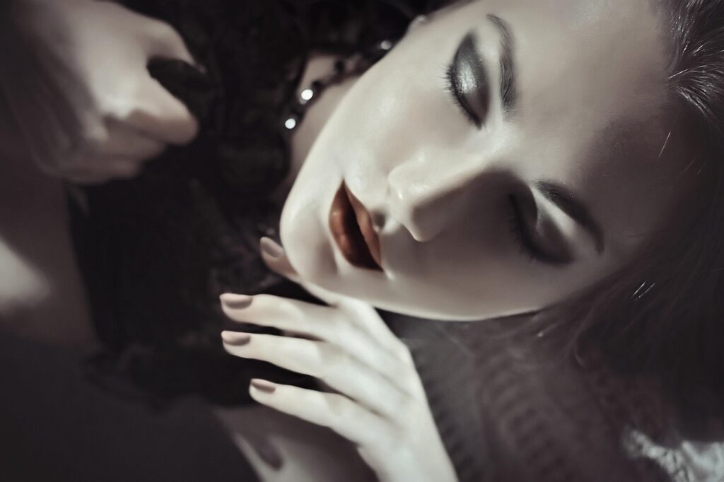 ニキビを化粧で上手に隠す方法は？