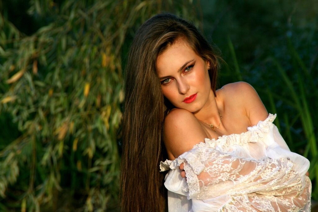 メイクでニキビを隠すための効果的なテクニックは？