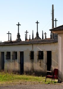 ニキビを潰した後の膨らみはどう対処すれば良いのか？